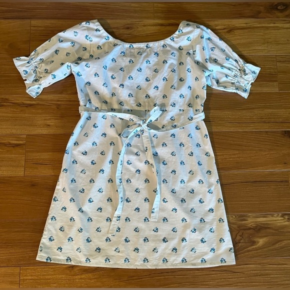With Jean Juliette White Floral Mini
Dress M - Picture 5 of 6